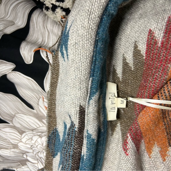 Aztec Jacket - Picture 3 of 3